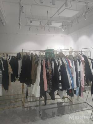 本公司在廣州萬佳服裝批發(fā)市場和廣州十三行新中_模特約拍動態(tài)