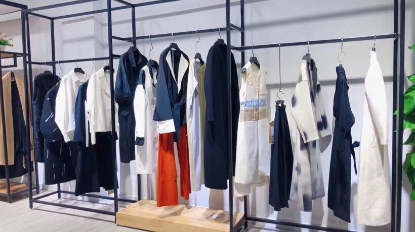女裝店名大全 十三行服裝批發(fā)網(wǎng)中國(guó)十大女裝品牌貨源批發(fā)